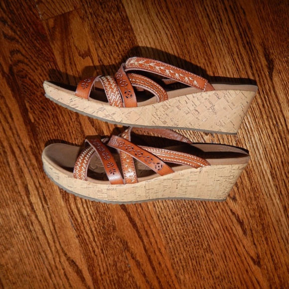 Sketchers Luxe Foam Wedge Platform Sandal - Picture 3 of 11